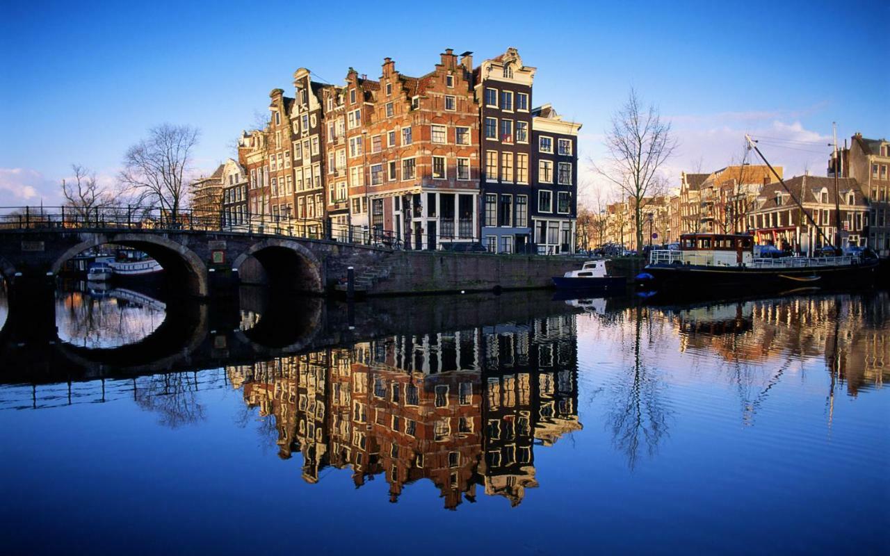 Central & Quiet Canal Apartment Amsterdam Eksteriør billede
